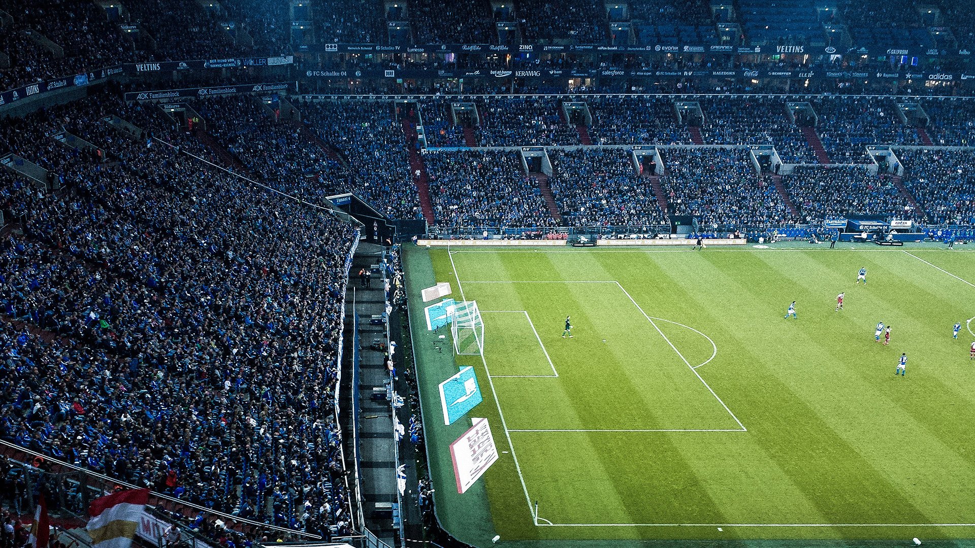 《每日镜报》：荷兰女足在预选赛中与德国队激战，荷兰女足吧